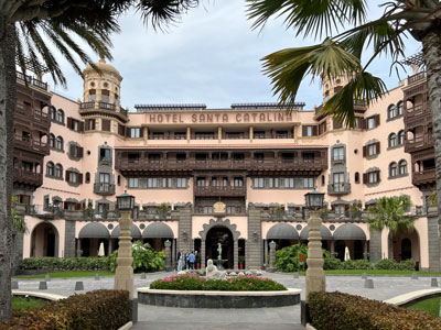 Unser Hoteltipp für Las Palmas: Das Grand Hotel Santa Catalina mit Dachterrasse und tollem-Poolbereich.